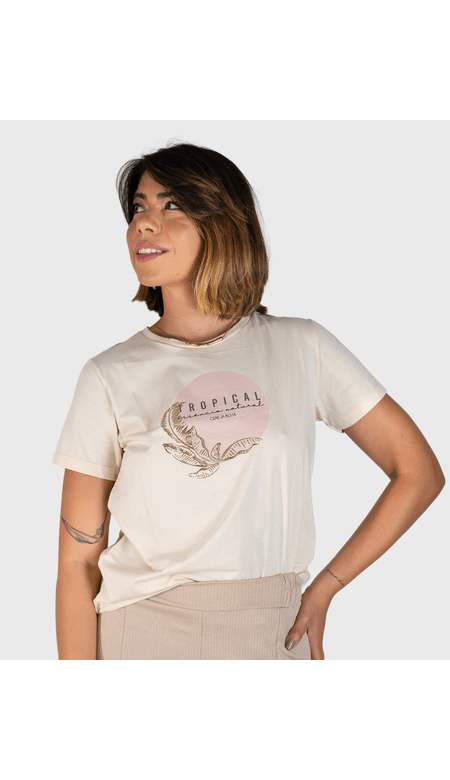 Blusa Feminina Cereja Rosa com Estampa Frontal Tropical