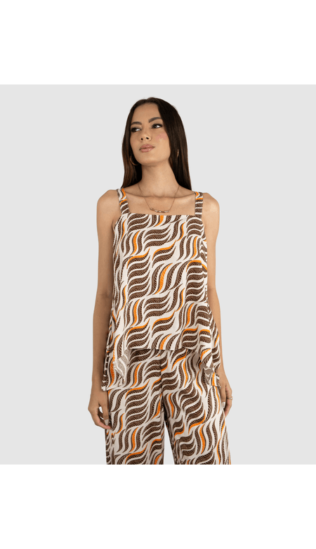 Blusa de Alças Leve e Fluida Com Estampa de Folhagem Outonal- Ana Xis