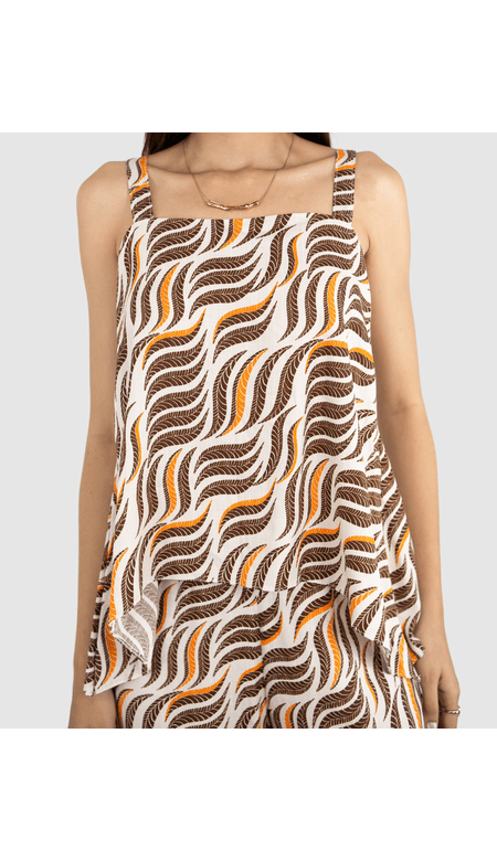 Blusa de Alças Leve e Fluida Com Estampa de Folhagem Outonal- Ana Xis