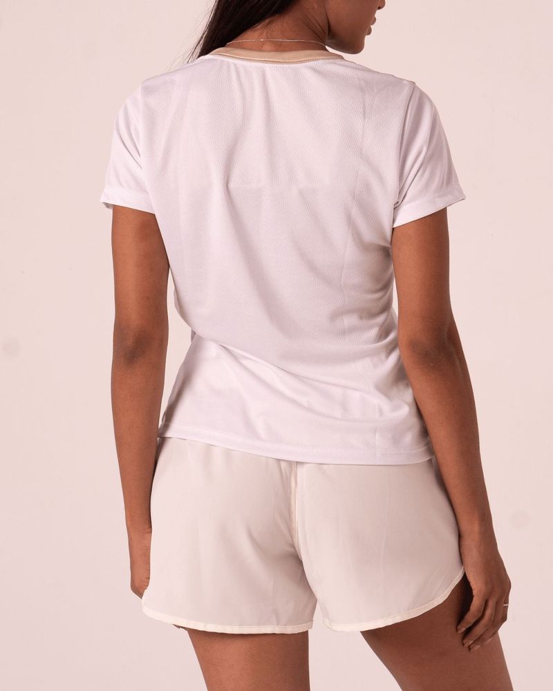 Camiseta Esportiva Feminina Branco e Bege 4