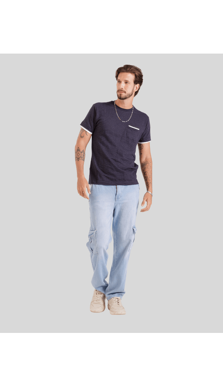 Calça Jeans Cargo Masculina com Bolsos Laterais Grandes